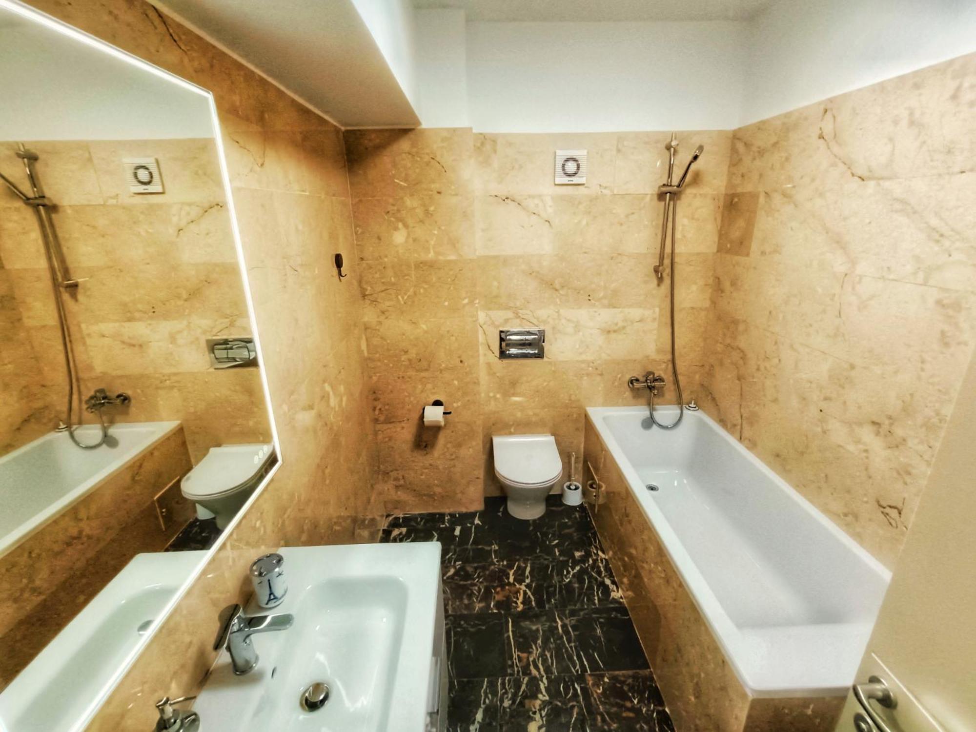 Super Apartments Near Airport With Shop & Free Parking Iasi Extérieur photo