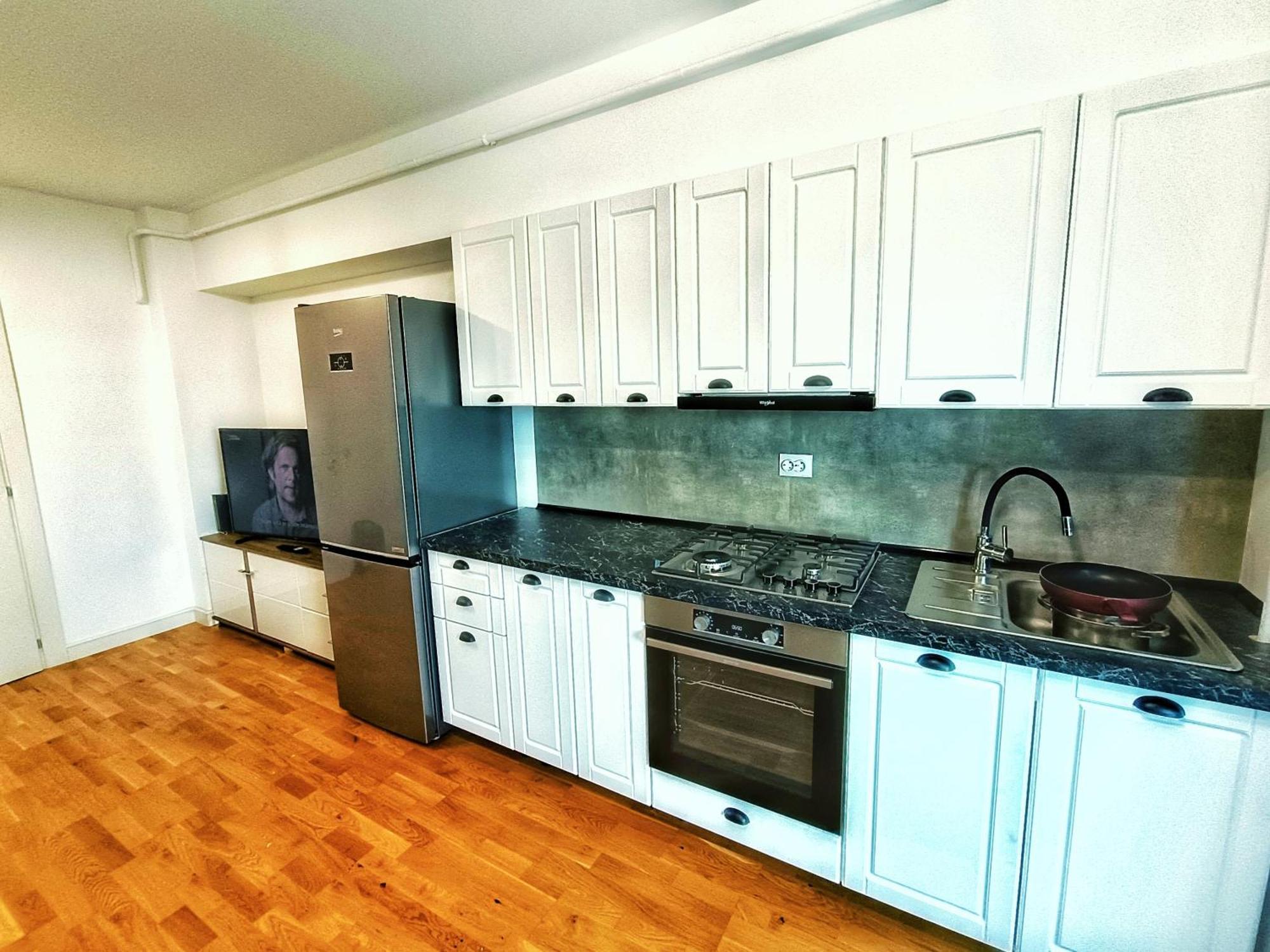 Super Apartments Near Airport With Shop & Free Parking Iasi Extérieur photo